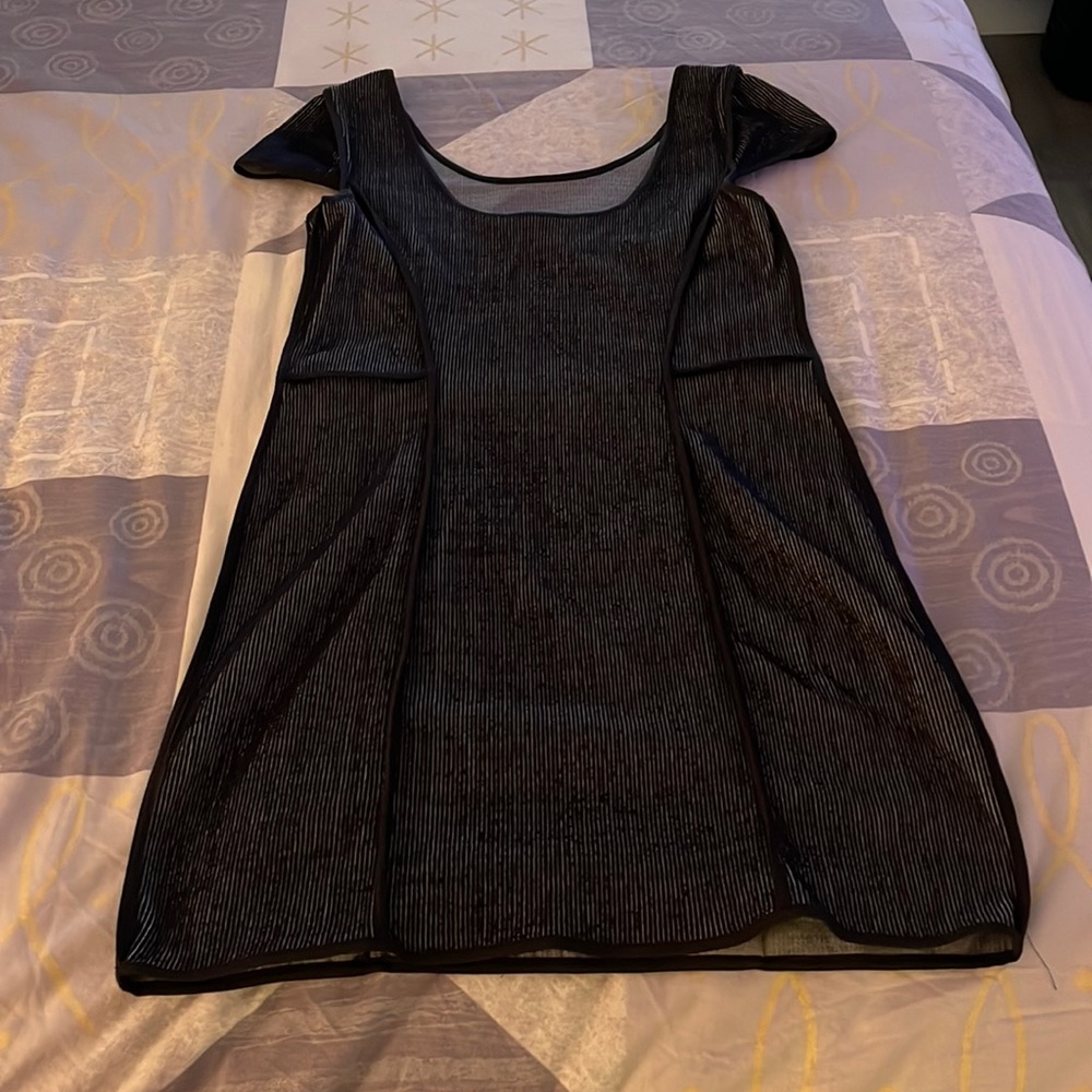 Women’s dress with cap sleeve